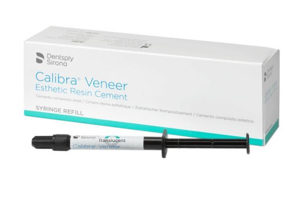 res-product-image-calibra-veneer-syringe-refill res-product-image-calibra-veneer-syringe-refill